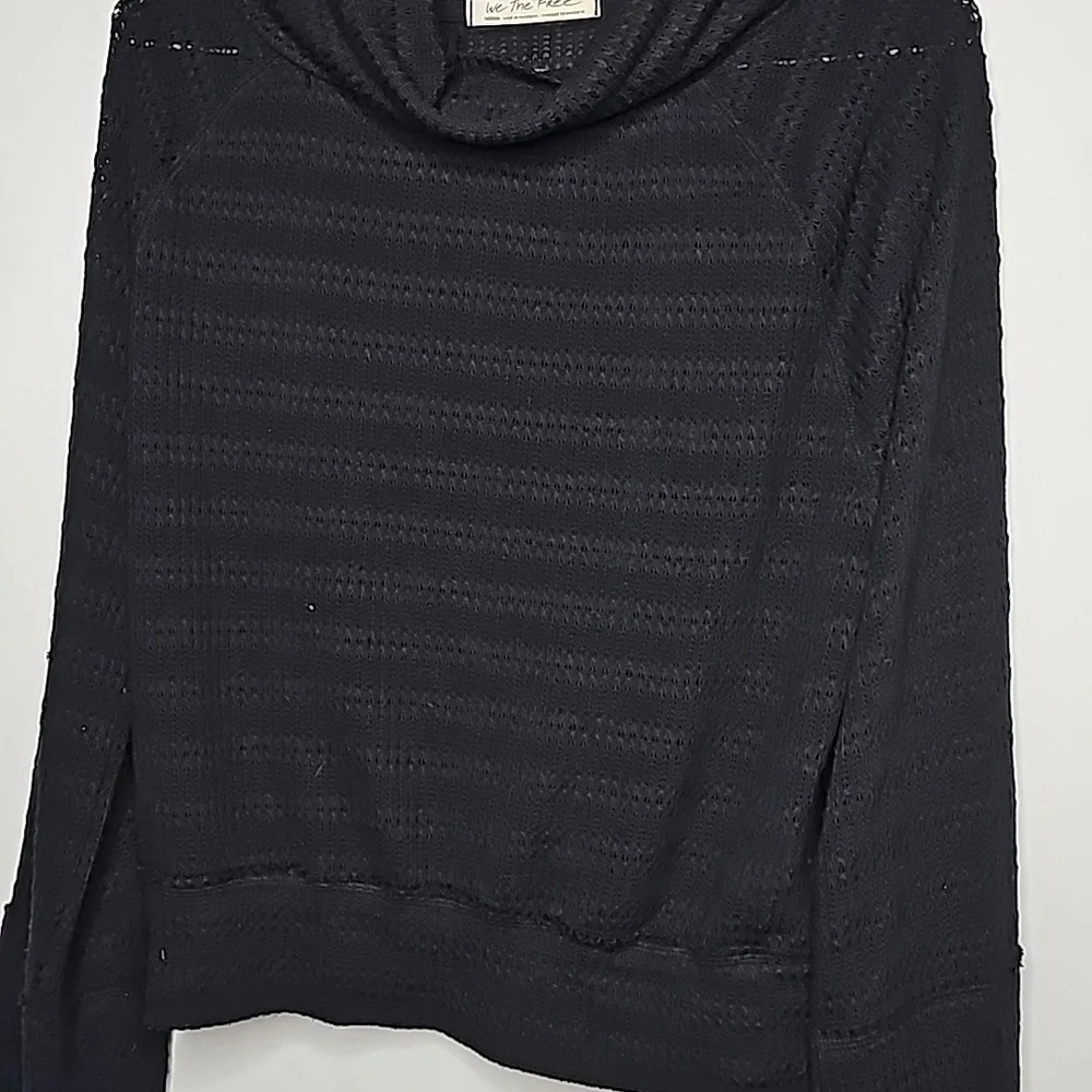 Free People raw hem cowl neck long sleeve knitted black pull over sweater sz M